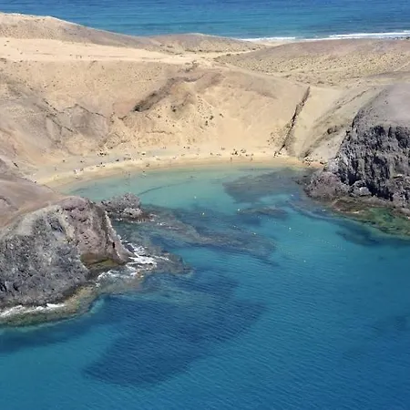 In Playa Blanca Sleeps 4 Includes Air Con And Wifi 3 Villa *